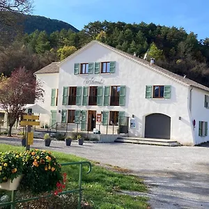 https://lazimut-1.fr-provencehotel.com